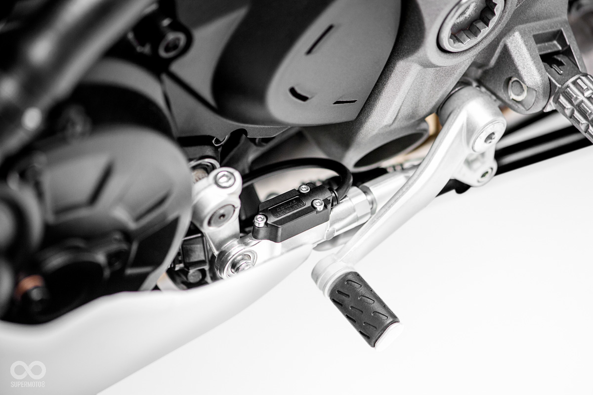 SuperSport這次也搭載了DQS（Ducati Quick Shift）升降檔快排系統，使進退檔能更為流暢